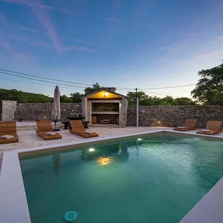 Holiday home Hedonica House Mirlovic Zagora