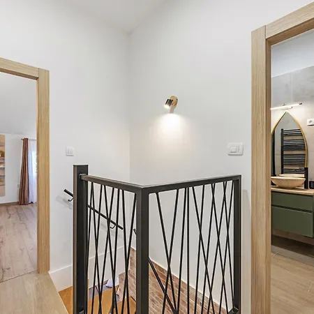 Hedonica House *