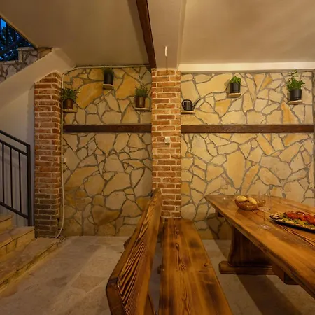 Holiday home Hedonica House *