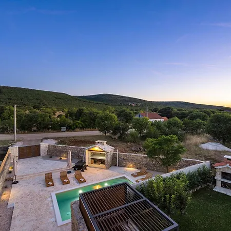 Holiday home Hedonica House Mirlovic Zagora