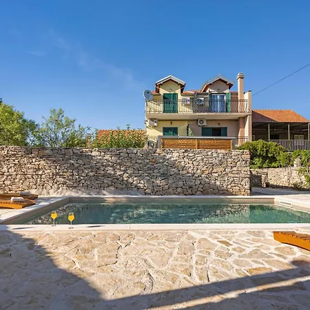 Hedonica House *