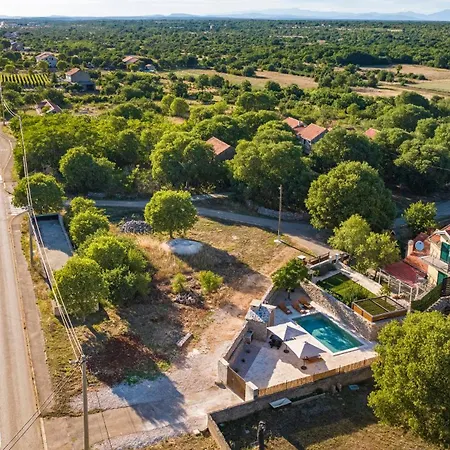 Holiday home Hedonica House Mirlovic Zagora