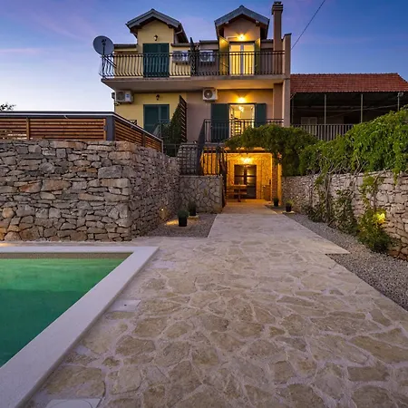 Holiday home Hedonica House *